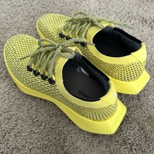 Allbirds Tree Dasher 2 Yellow and Black Sneakers - Men’s Size 8 - No Box - EUC